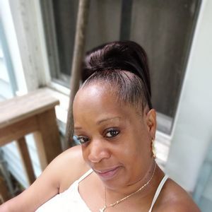 Meet your Posher, Yolanda